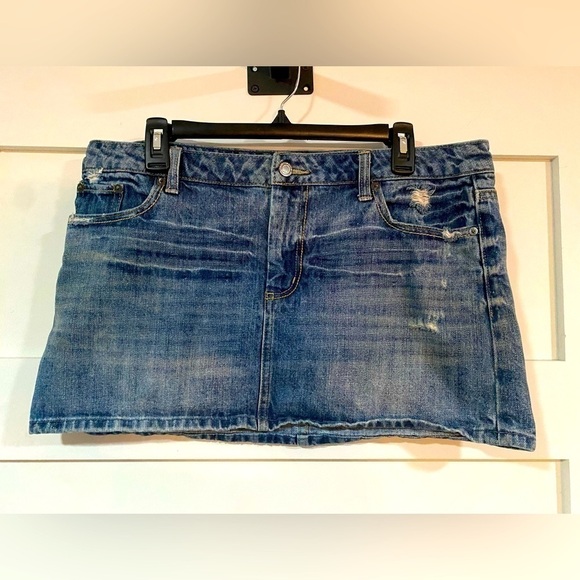 American Eagle Distressed Denim Skirt Front Back Pockets - Picture 1 of 3